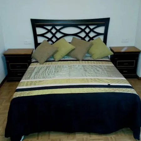 Lucy アパート Onís